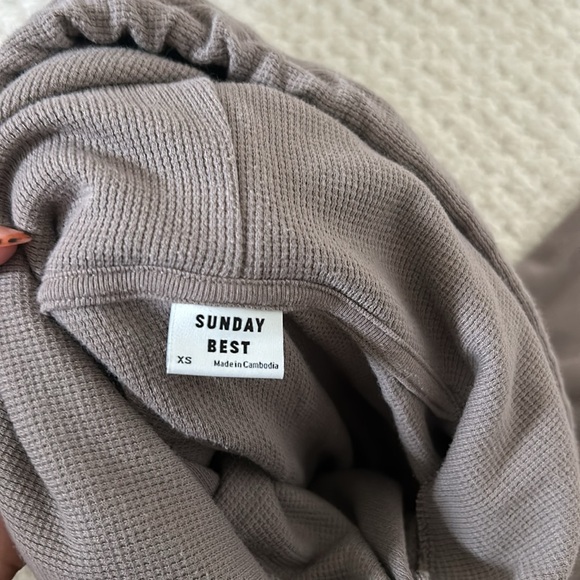 Aritzia Sunday best set - Picture 4 of 5